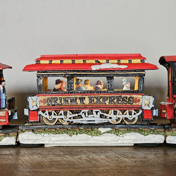 Rare Vintage Orient Express Lights Up 3 Section Resin Train Locomotive Caboose - Picture 8 of 17